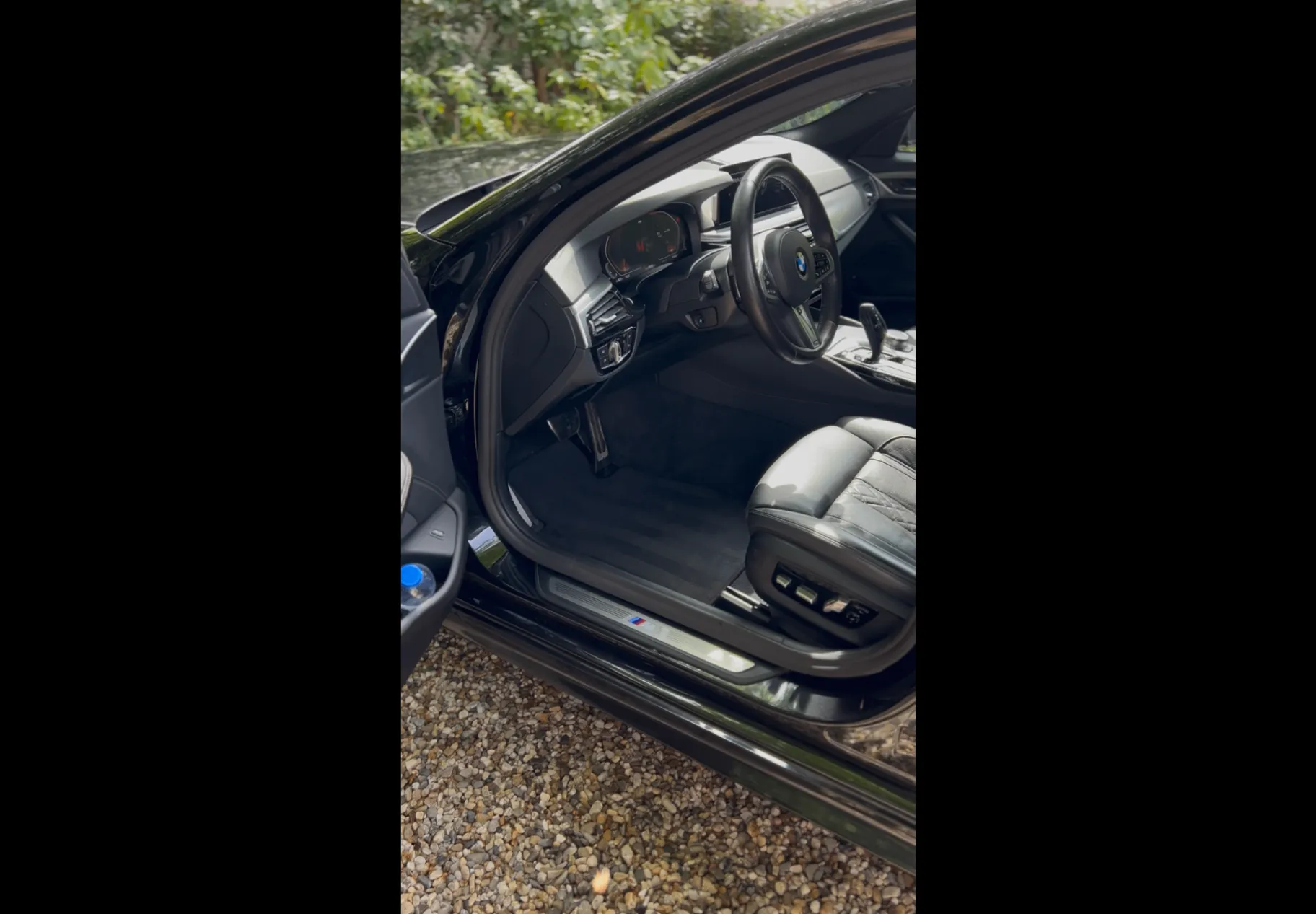 Schoongemaakt BMW interieur na professionele auto detailing